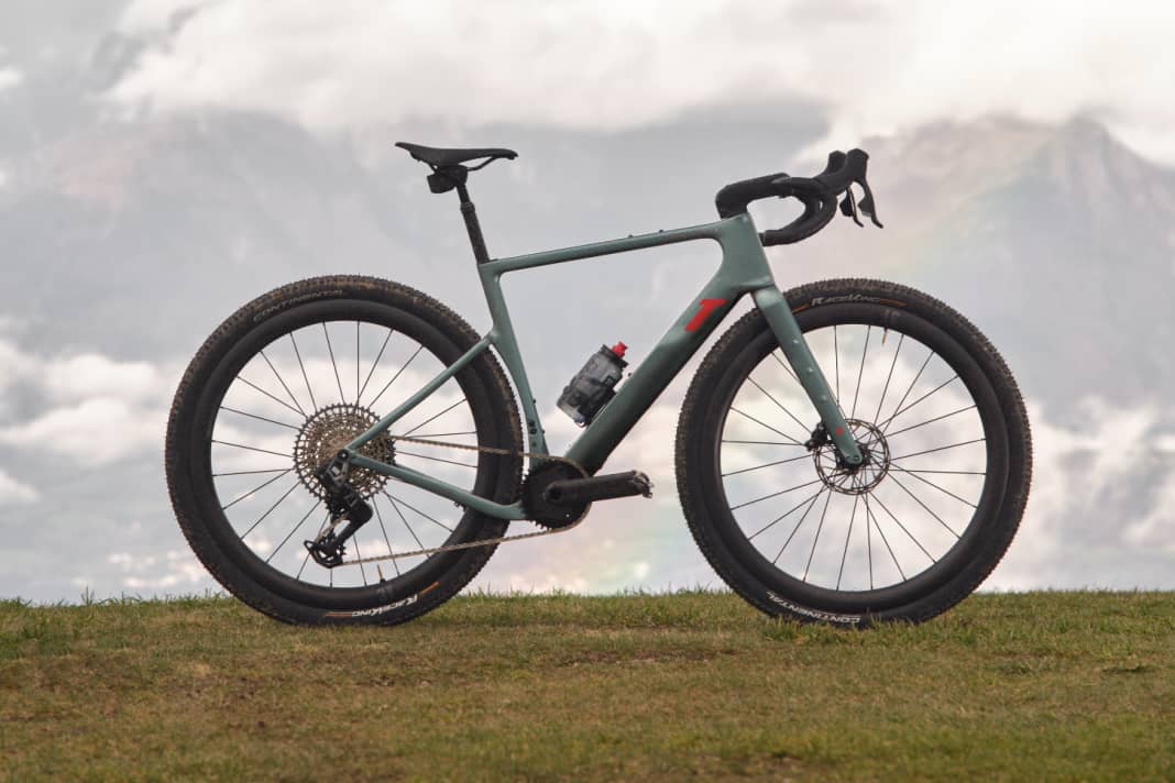 The "naked" version of the Extrema Italia can hardly be distinguished from the race-optimised Racemax.