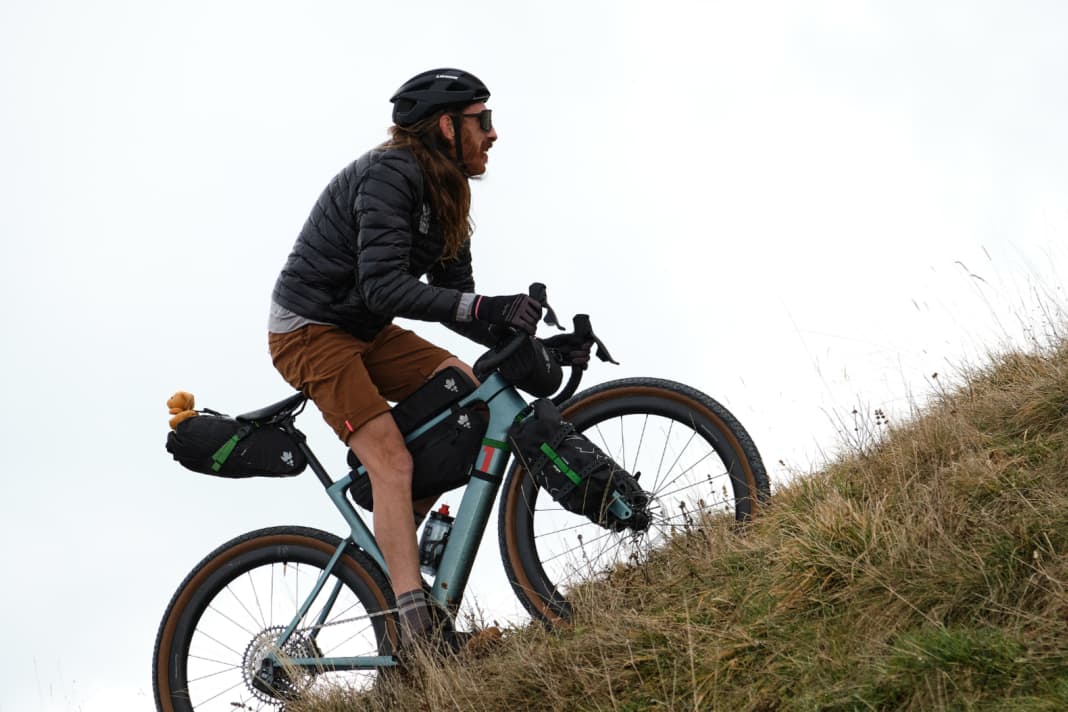 After the Racemax, the Italian bike manufacturer 3T presents a second gravel bike, the Extrema, whose frameset is produced in the company's own carbon factory.