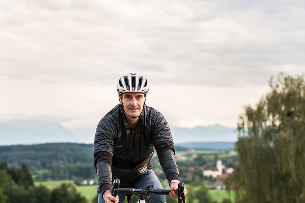 Thomas van der Grinten, 50 Jahre: » Rennrad und E-Motor, das passt für mich gut zusammen. Ich könnte mir so ein Rad vorstellen, allerdings müsste ich mich dafür erst mal von meinem Mountain­bike trennen und irgendwann wahrscheinlich auch von  meinem Rennrad. Das ist ja auch eine Kostenfrage. «