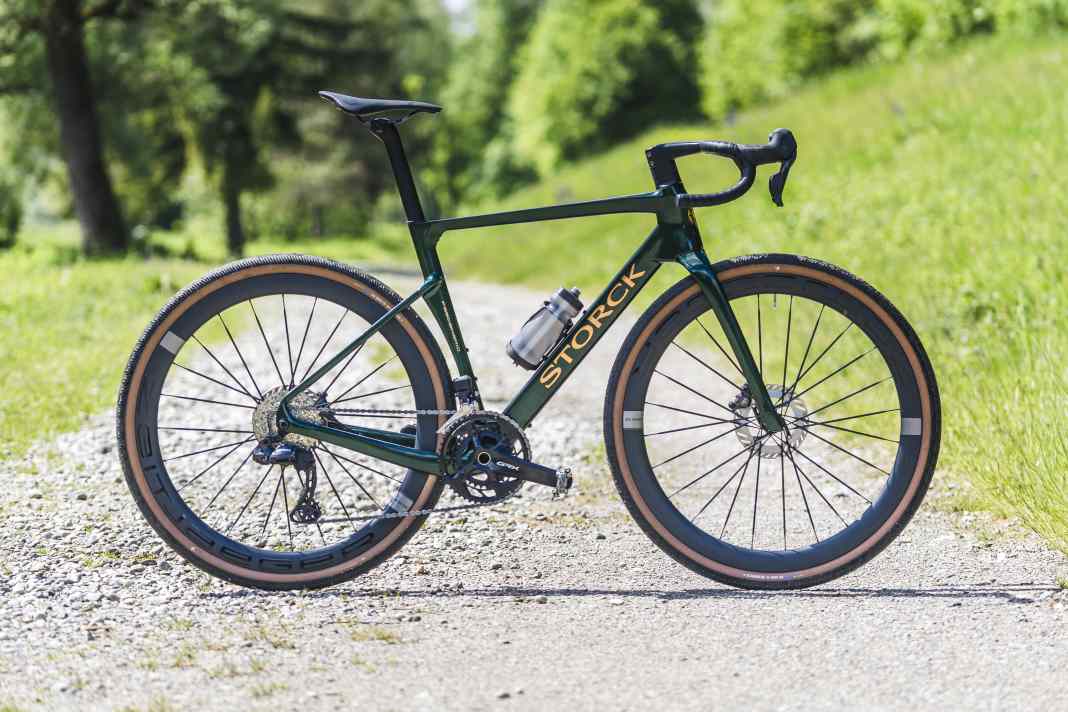 The Fascenario.X is the second sporty gravel bike in the Storck portfolio