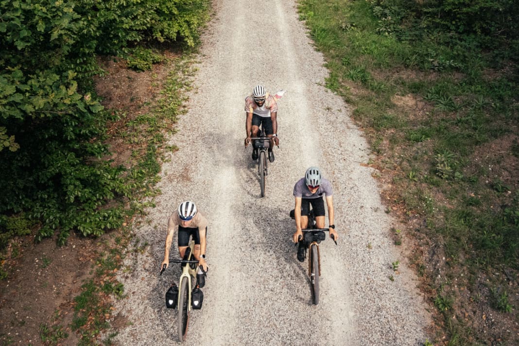 The new carbon series comprises three models. Focus also offers four models with aluminium frames at prices between 1699 and 2399 euros.