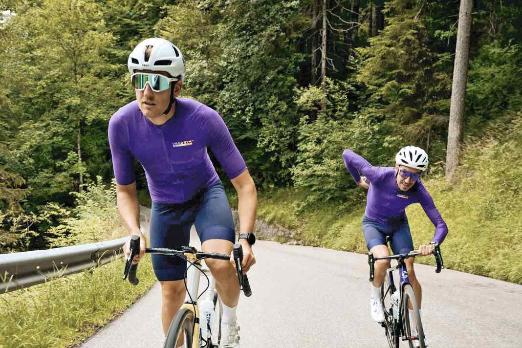 Au centre de test de TOUR : Maillot et pantalon de Vandeyk