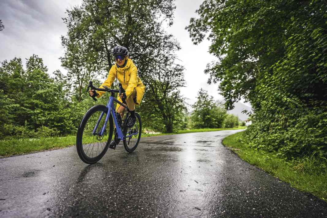 Les vestes imperméables passées au crible du grand test TOUR