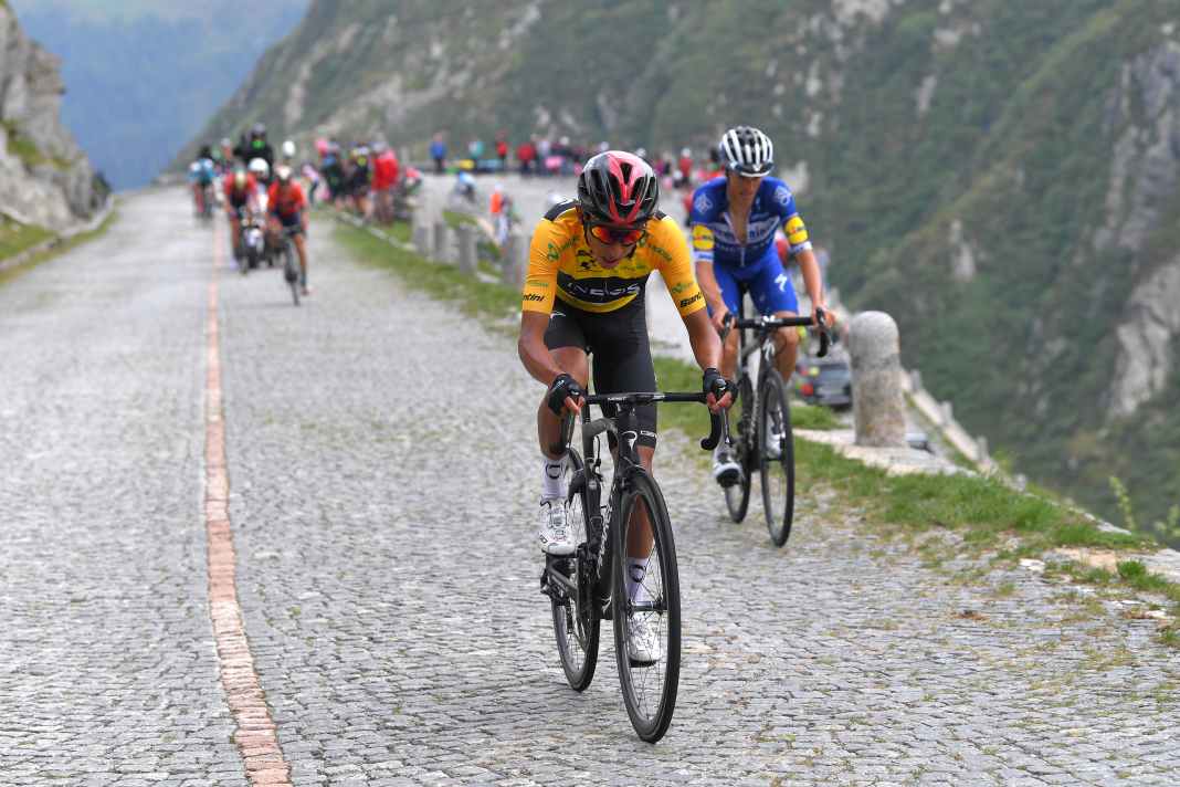 Auf dem Gotthardpass endete letztmals 2019 eine Etappe der Tour de Suisse mit Egan Bernal (vorne) als Sieger. 2024 gibt es wieder eine Bergankunft auf dem Pass