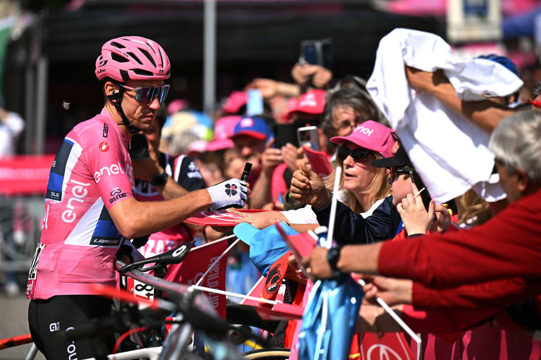 The 16th stage of the Giro d'Italia 2023