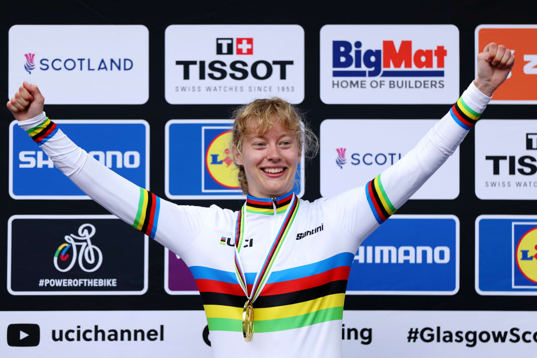 All road world champions and world champions 2023: Julie Bego (France) - Road Race Junior Women