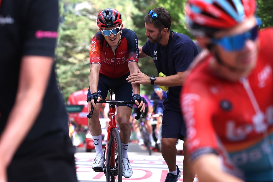 Geraint Thomas erreicht abgeschlagen das Ziel auf einer Etappe der diesjährigen Vuelta a Espana.