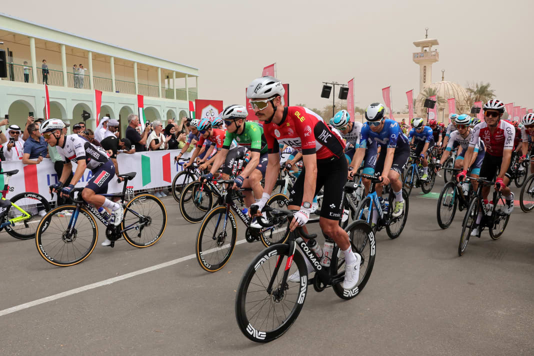 Auf der 7. Etappe der UAE Tour 2024 sollte auch die Gesamtwertung entschieden werden. Vor dem Rennen führte sie Jay Vine an