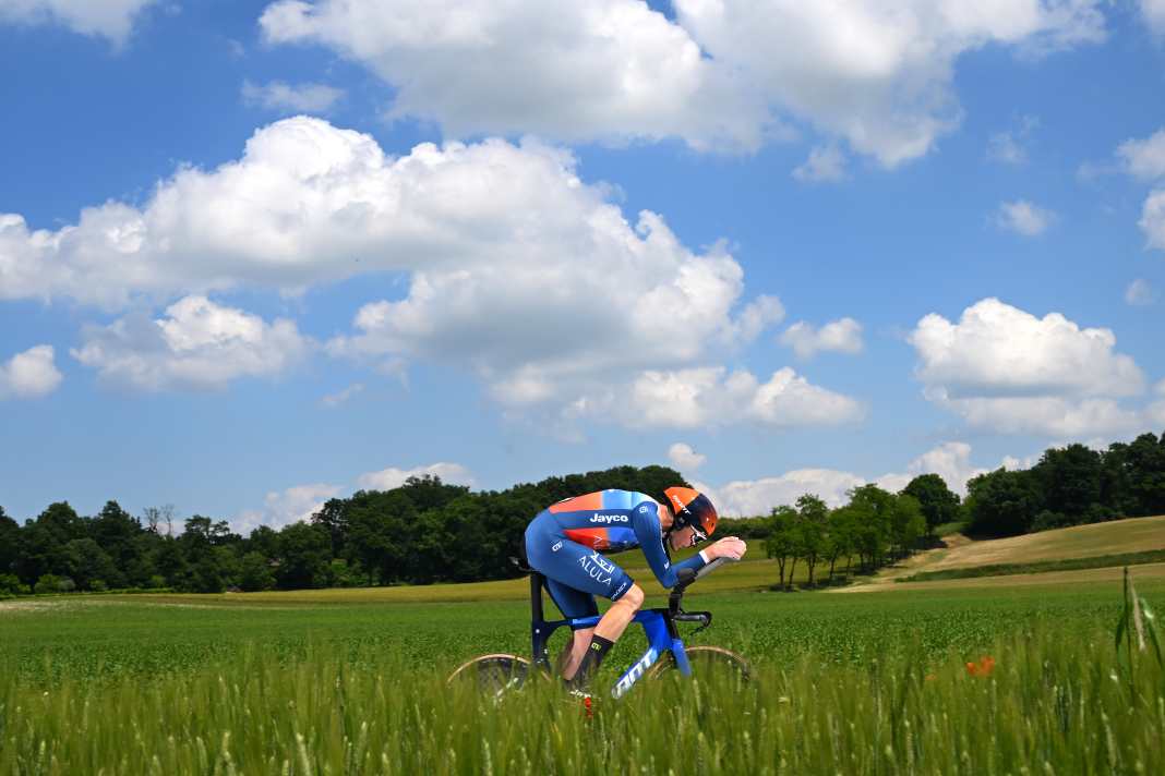 Max Walscheid war beim Einzelzeitfahren der 14. Etappe des Giro d'Italia früh an der Reihe und setzte die zwischenzeitliche Bestzeit. Am Ende wurde er bester Deutscher auf Rang 15