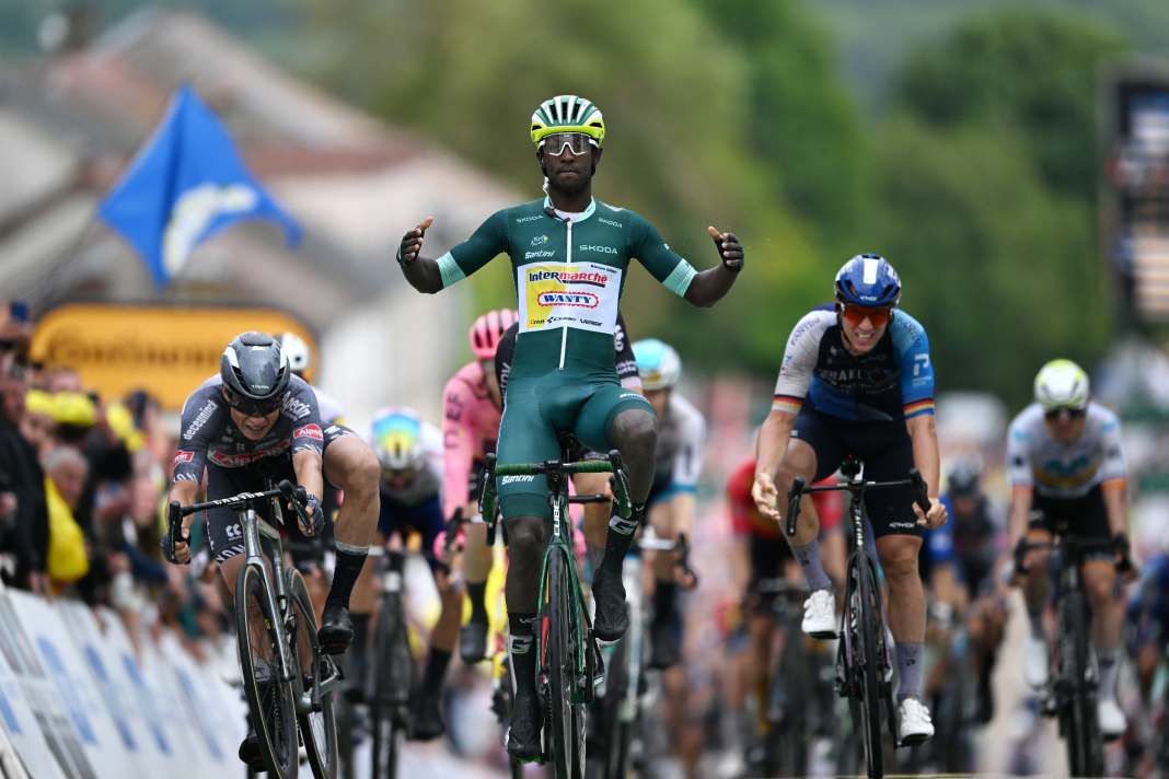 Biniam Girmay (Intermarché-Wanty) secured victory on stage 8.