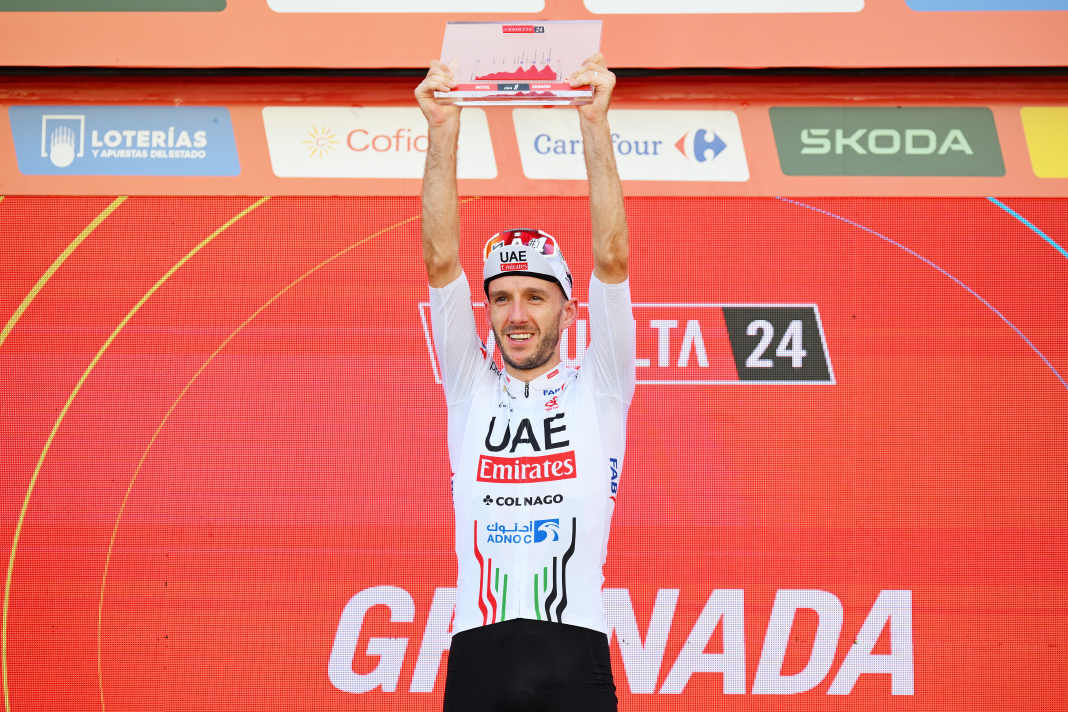 Adam Yates won the 9th stage of the Vuelta a Espana in impressive fashion