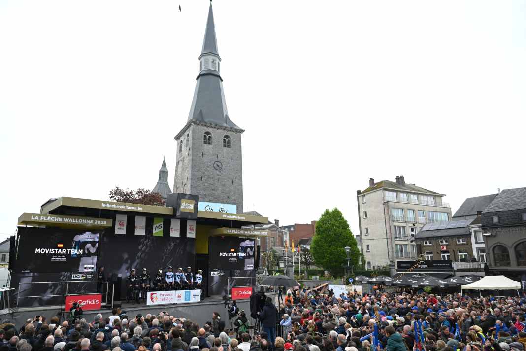 Pour la première fois, la Flèche Wallonne a démarré à Ciney.