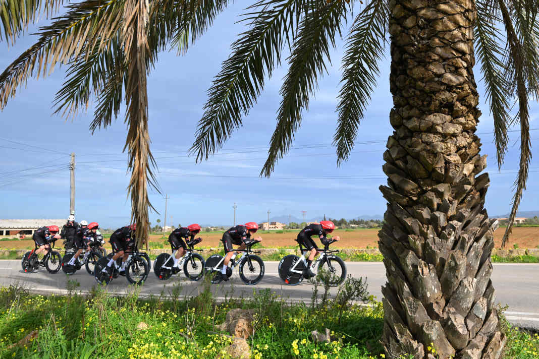 Nouveau vélo de contre-la-montre de BMC : le professionnel Tudor Stefan Küng a roulé sur un vélo TT inédit du fabricant suisse lors du Challenge Mallorca.