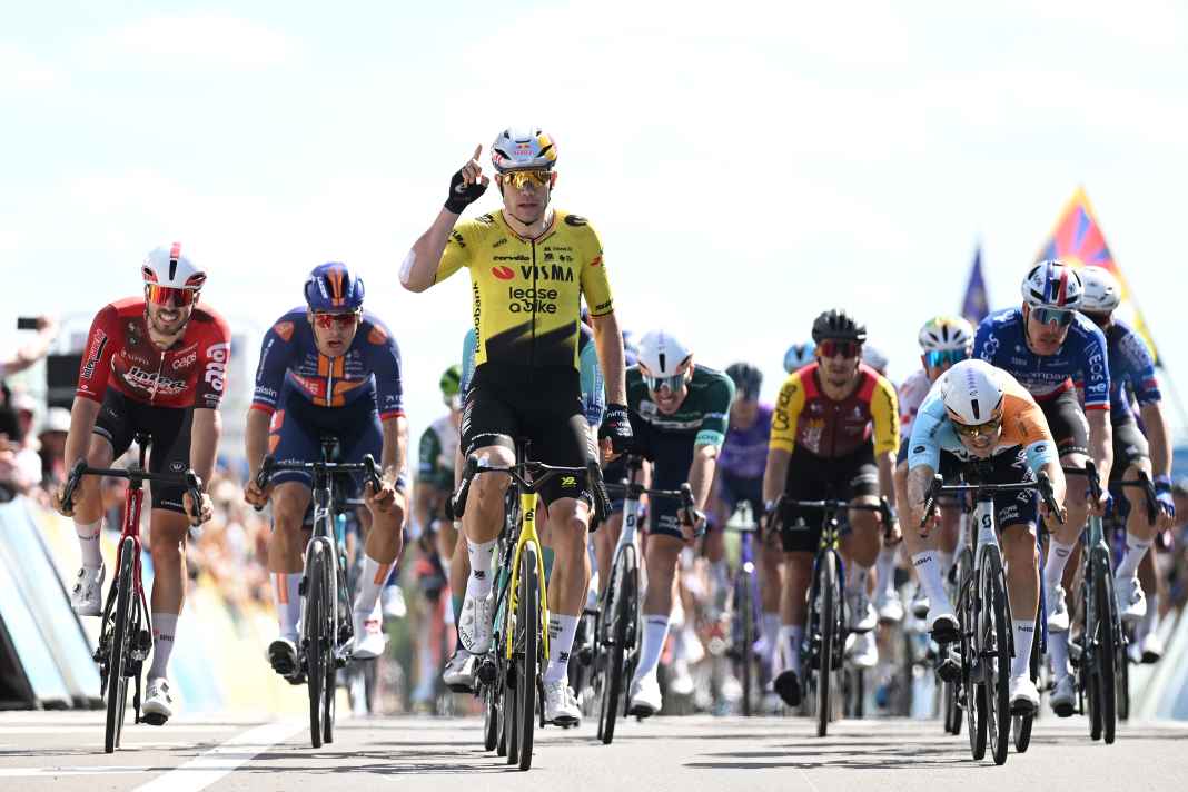 Wout van Aert (Visma | Lease a Bike) gewinnt die 5. Etappe.
