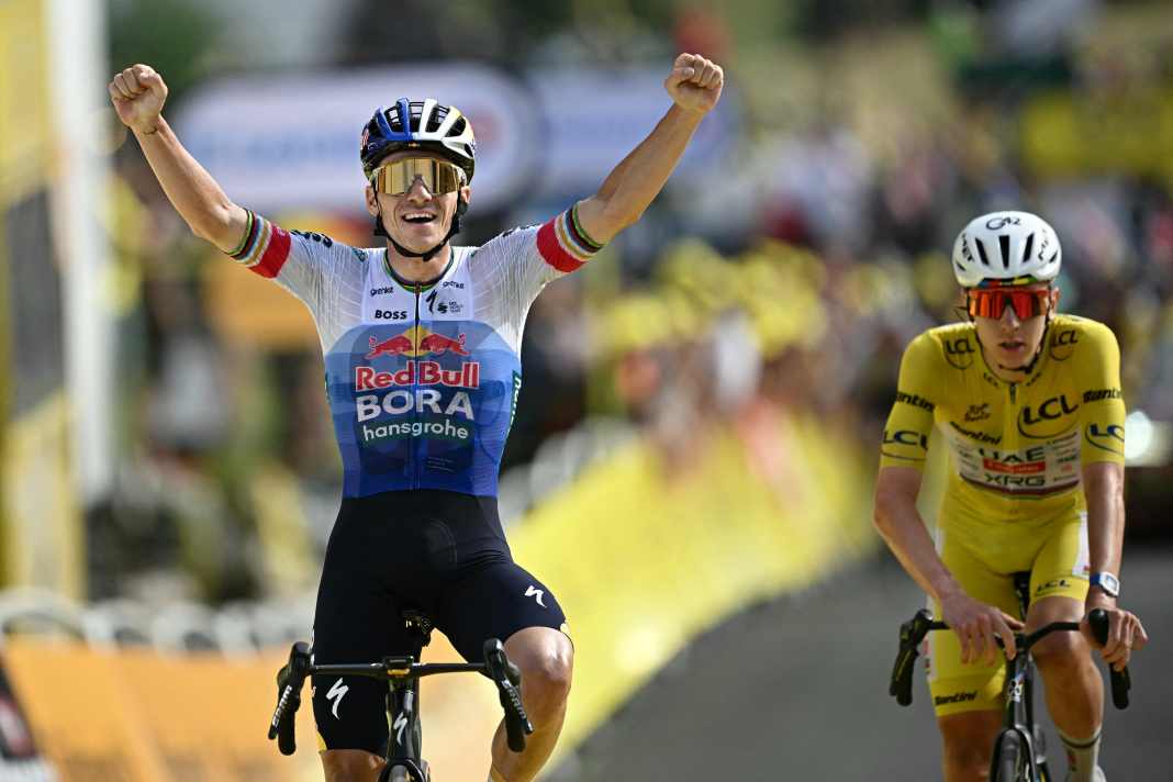 Remco Evenepoel (Red Bull - BORA – hansgrohe) celebrates his stage victory.