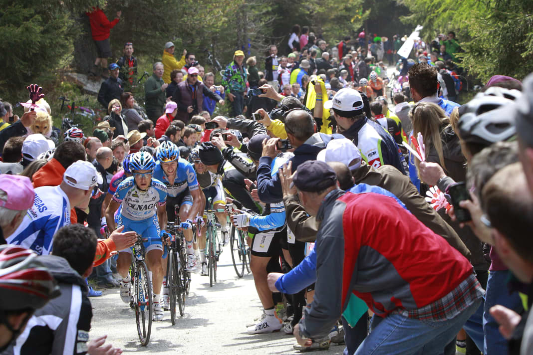 Der Mortirolo, hier beim Giro d’Italia 2012, ist ein Mythos im Profi-Radsport. 2024 steht er wieder im Programm der Italien-Rundfahrt