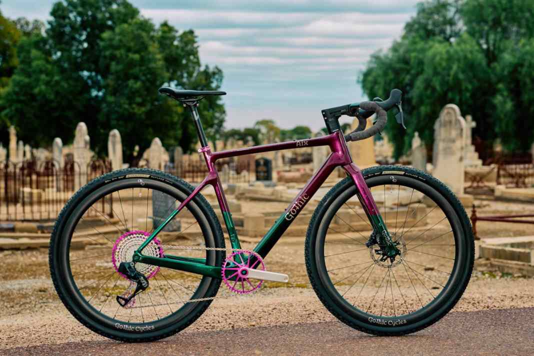 Dieses Gravelbike würde auch Graf Dracula gut gefallen: Das Gothic The Aix