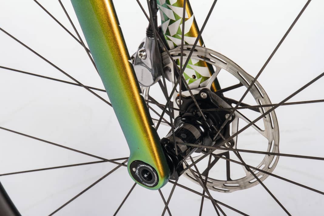 The Cervelo allows different wheels and tyre widths. The steering behaviour can be adjusted via a rotating insert in the fork dropout.