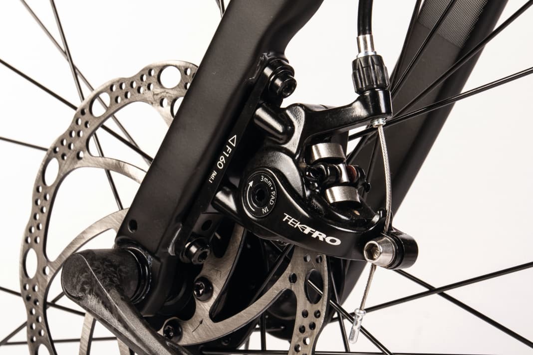 Überraschend gut: Per Bowdenzug angesteuerte  Scheibenbremsen können eine günstige Alternative sein –  wenn sie gut gemacht sind wie am Giant-Gravelbike.
