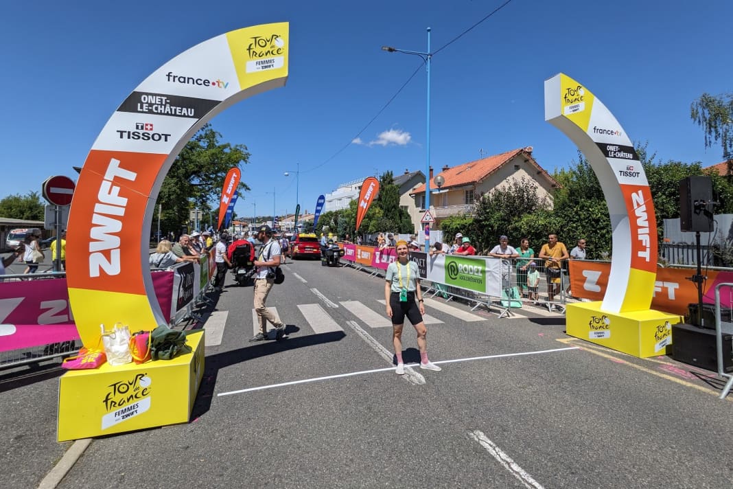 Am Start der 5. Etappe der Tour de France Femmes avec Zwift