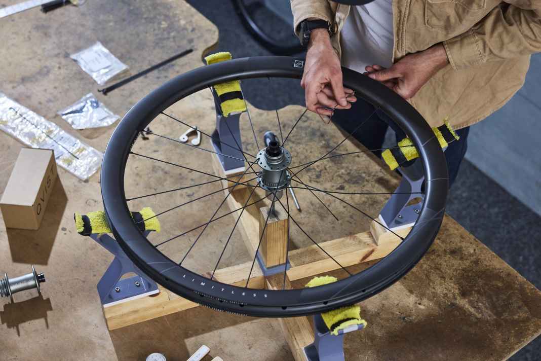 Hunt und Qvist machen gemeinsame Sache. Das erste gemeinsame Projekt ist ein limitierter Gravel-Laufradsatz: 40 Limitless