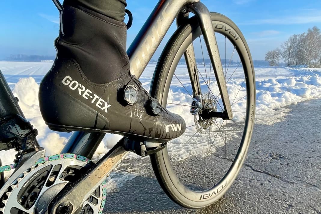 Les pieds froids devraient appartenir au passé avec la Northwave Flagship R GTX. Nous avons testé cette chaussure d'hiver pour vélo de course.