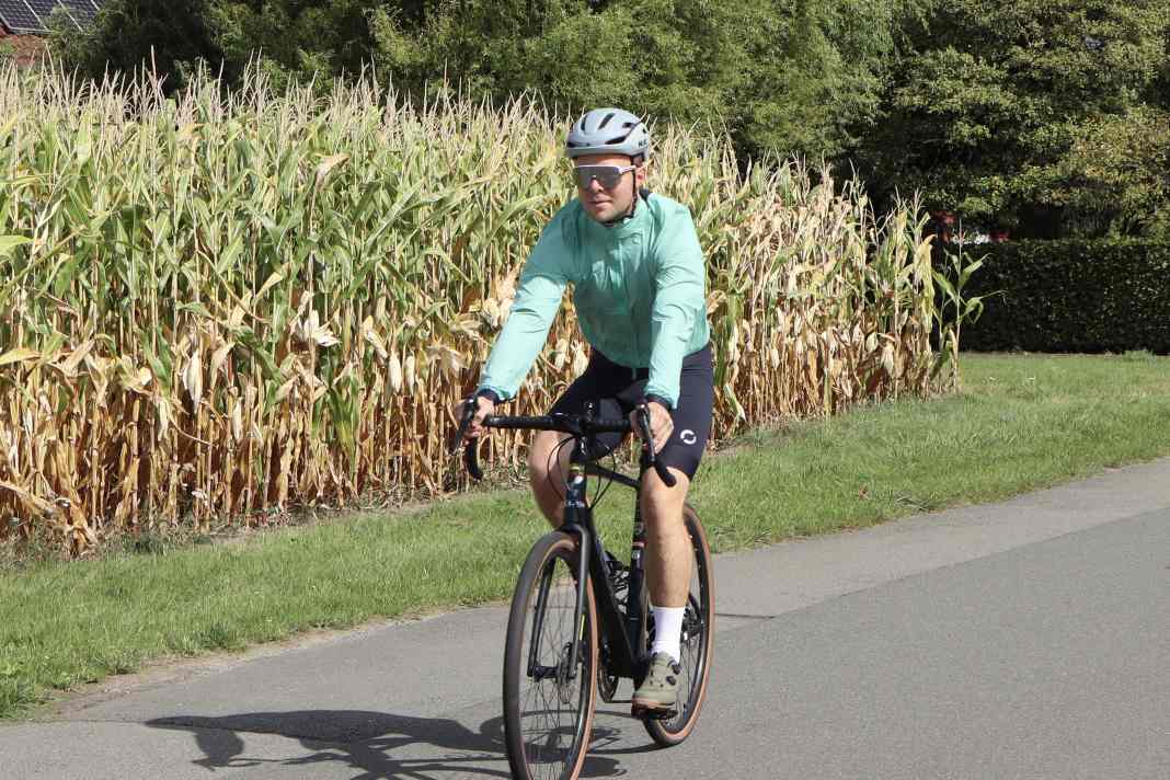Vandeyk has added new ultra-light cycling clothing to its range for the autumn. The Ultralight Wind Jacket stands out for its fine workmanship, good wind protection and freedom of movement.