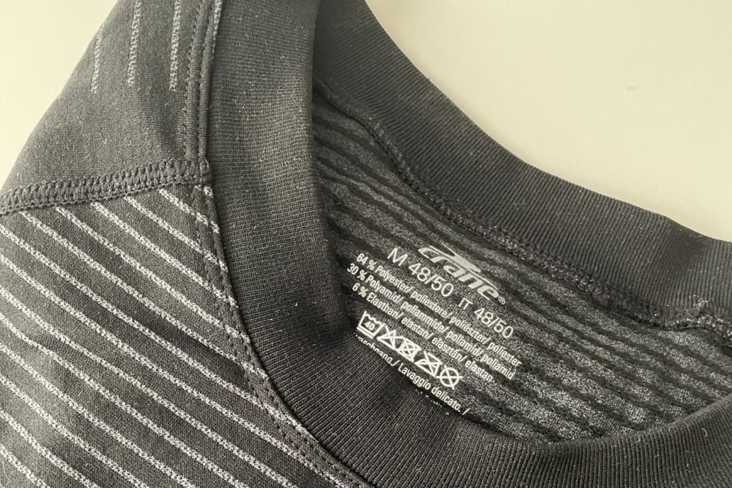 Der Baselayer von Aldi ist vor allem wenig auffällig mit seinen Streifen.