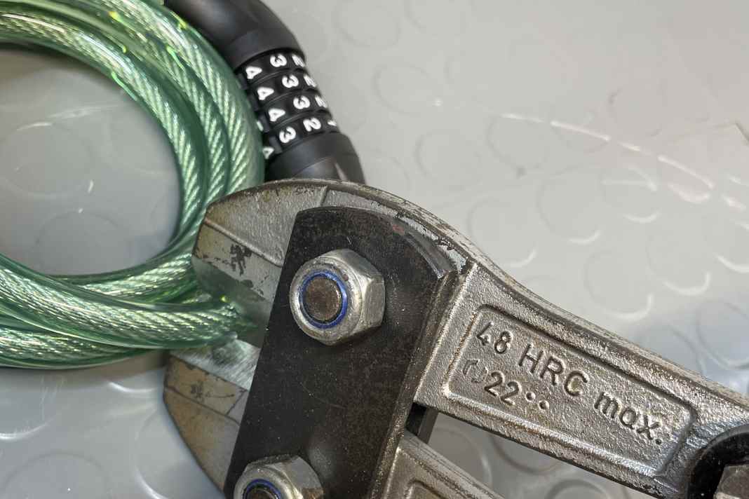 Aldi combination lock with bolt cutters