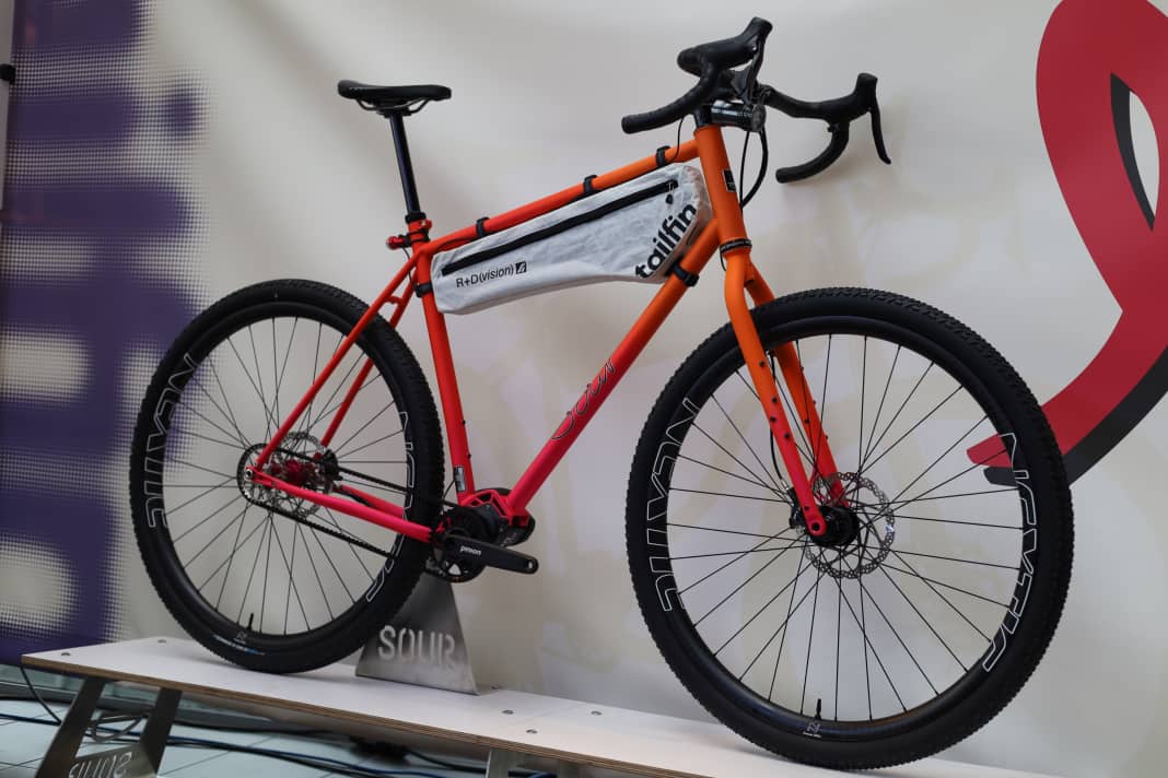An XXXXXL frame with 32-inch wheels for a Sour Purple Pie gravel cyclist over two metres tall: Sour can bring even concepts like this to life.