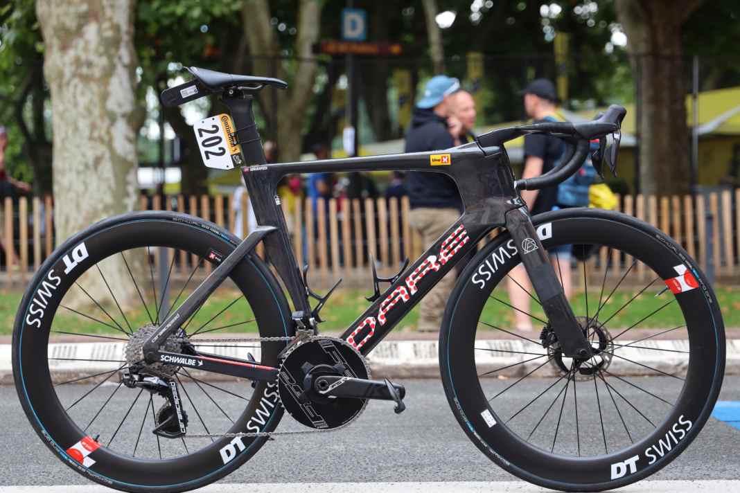 We got our first glimpse of the new Velocity Ace from Dare at the Tour de France.