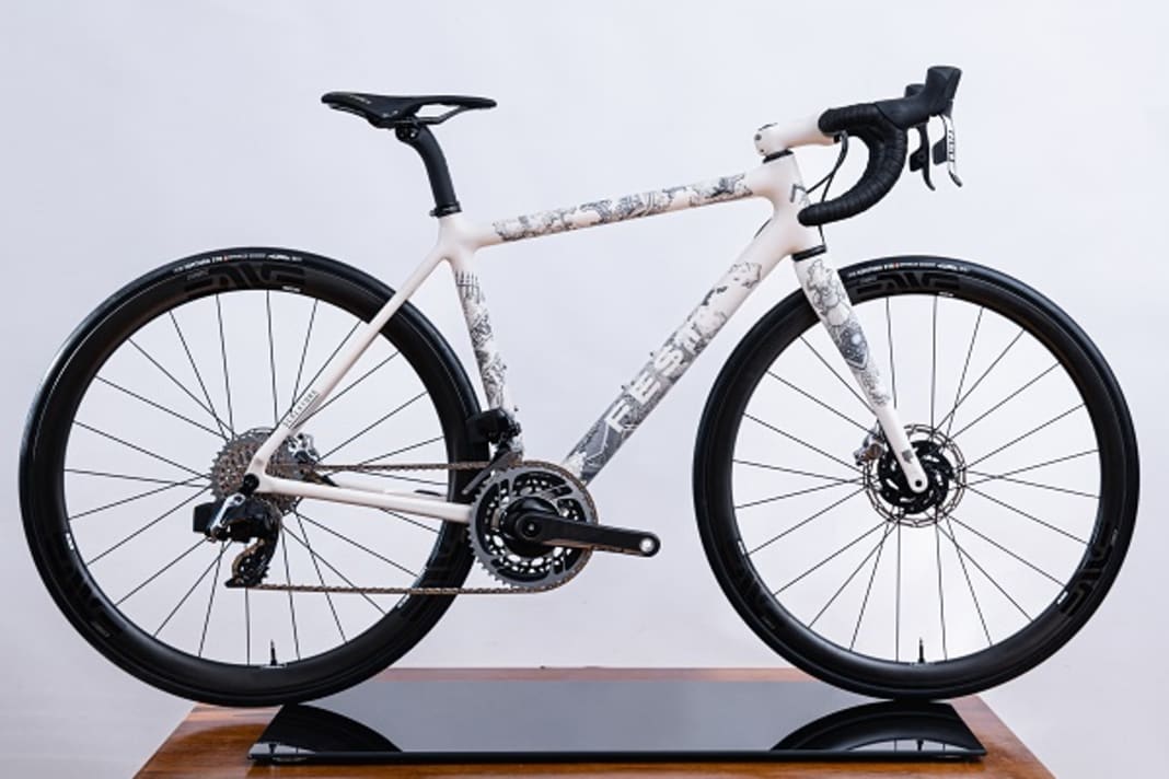 Kunstvoll gestaltetes Einzelstück: Das Rennrad mit ... 