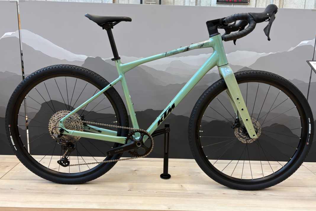 KTM Gravelator 15: Aluminiumrahmen Carbon-Gabel und 1x12-Schlatung für 1399 Euro