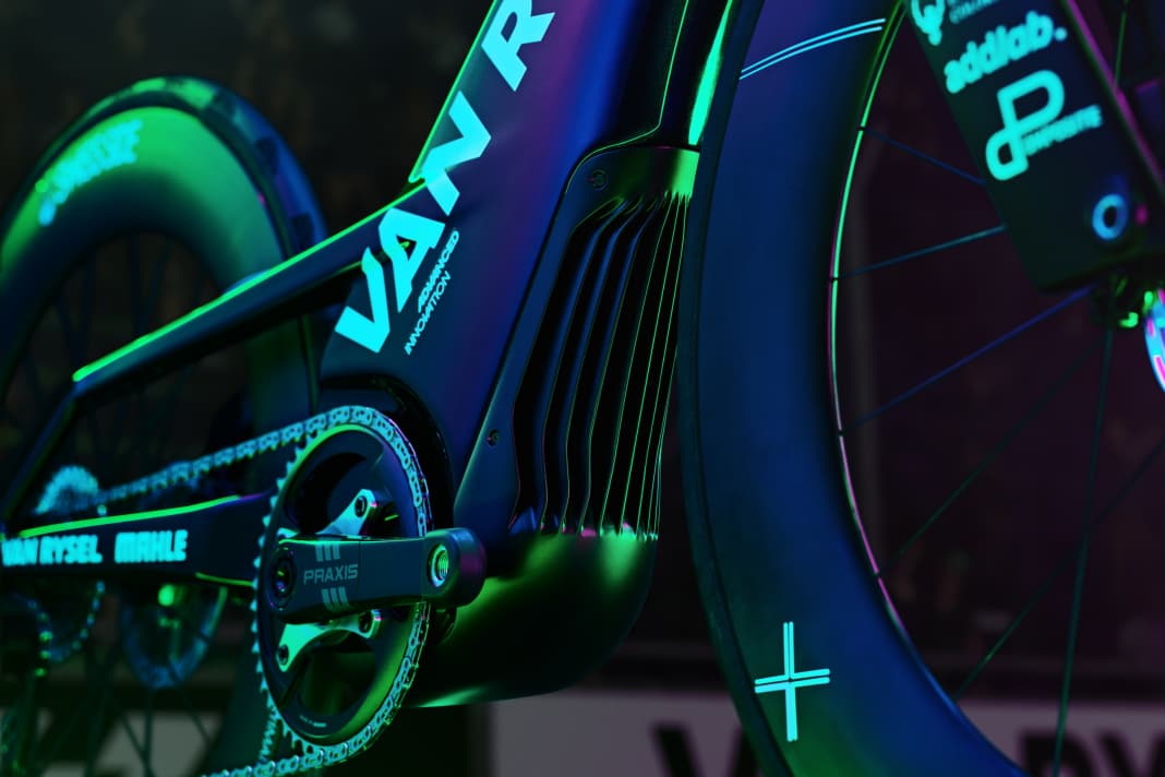 A powerful mid-motor from Mahle sits in the down tube.