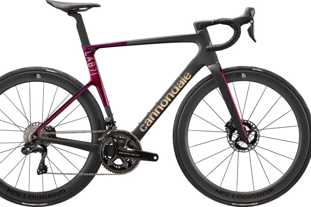 The top version: The Lab71 SuperSix Evo with Dura-Ace Di2, 50 millimetre high aero wheels from Hollowgram and one-piece cockpit from Momo Design costs an impressive 14999 euros.
