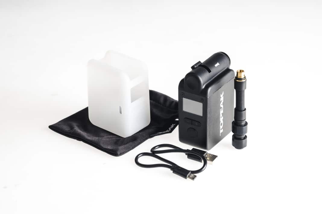 Petit compresseur Topeak E-Booster Digital