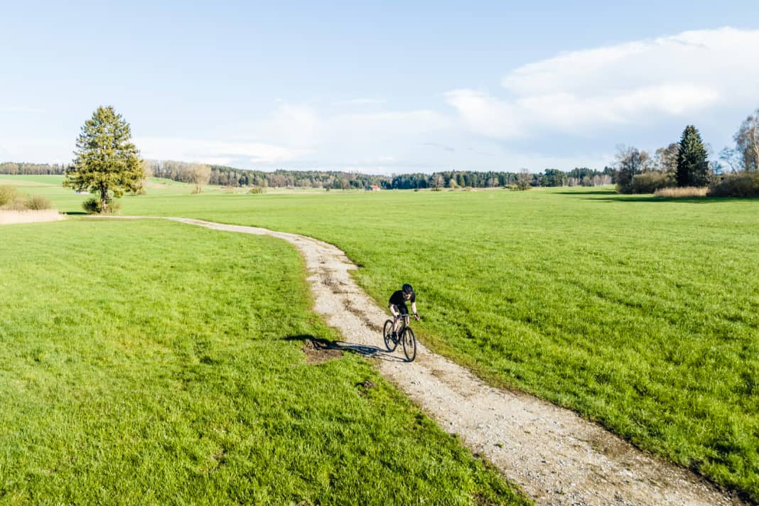 Aucune autre catégorie de vélos de course ne s'est mieux vendue ces dernières années que le gravel bike, qui peut désormais être divisé en spécialistes pour la course, l'aventure et le voyage.
