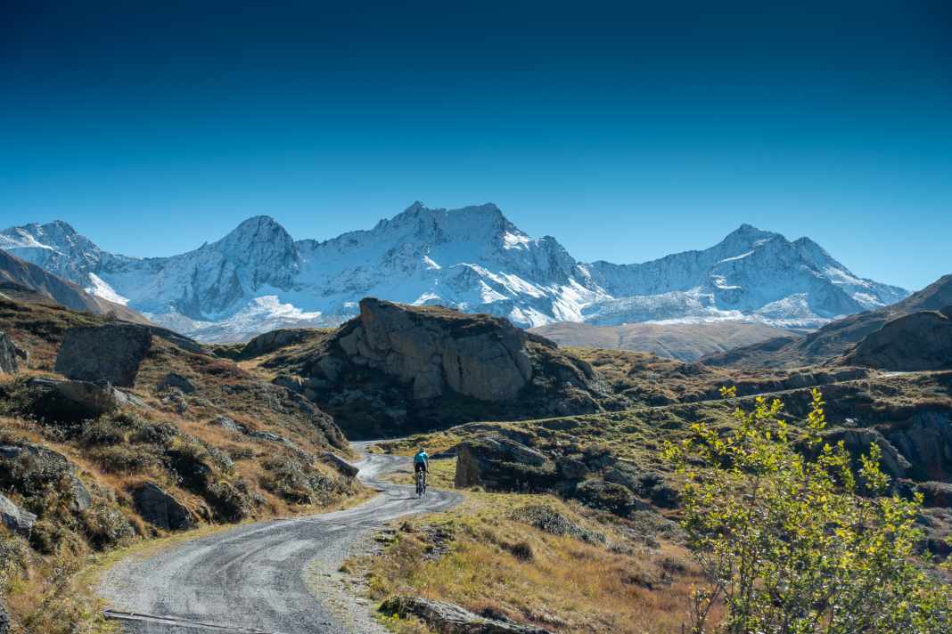 Mountain lovers and gravel bikers get their money's worth in Andermatt