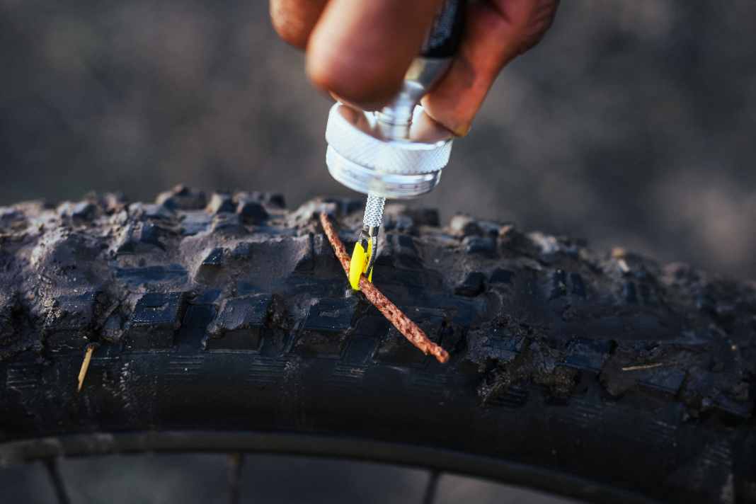 Crankbrothers presents The Plug Mate, a new tool designed to prevent tubeless patches from tearing out of the tyre.