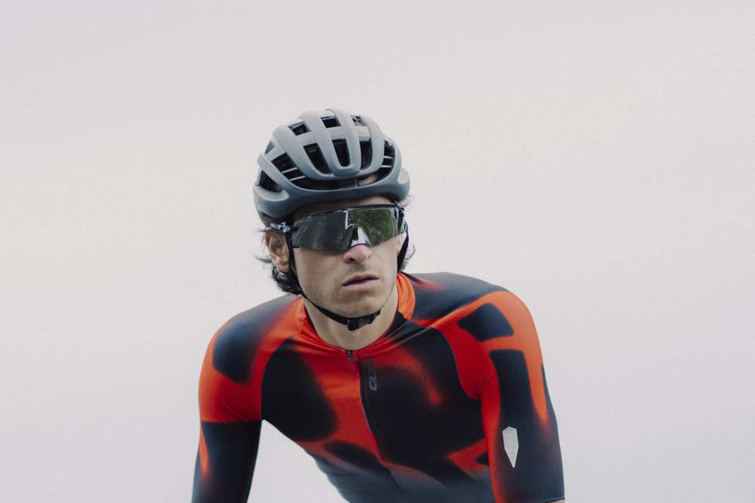 Q 36.5 Gregarius Pro Jersey und Bib Shorts