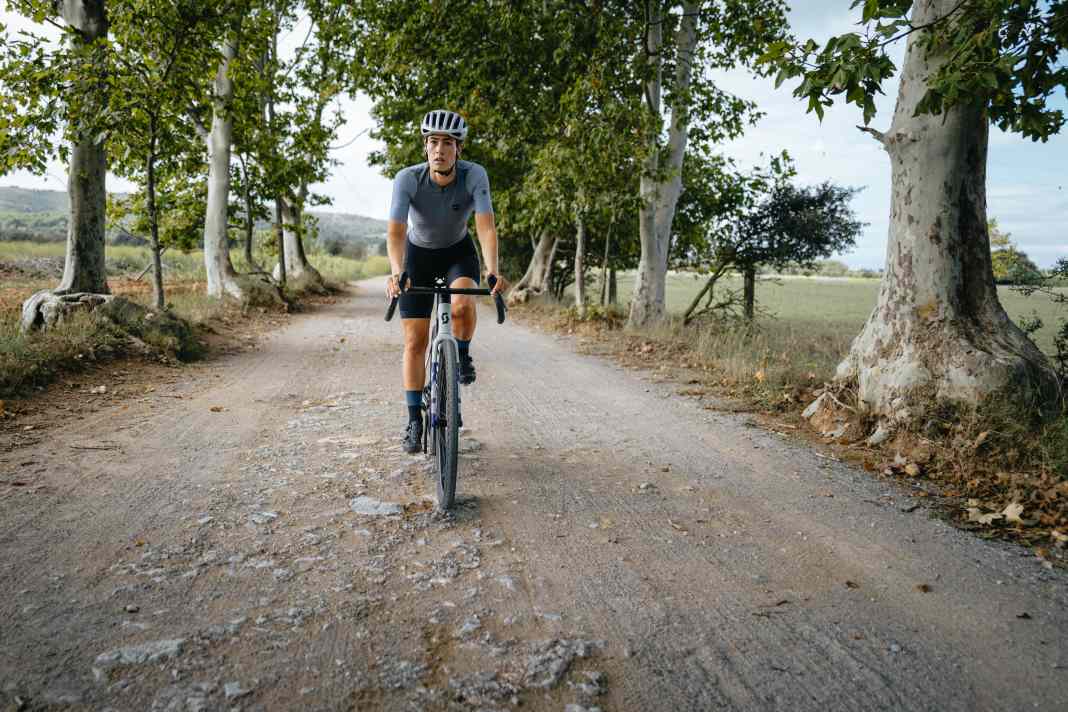 The new G-One RX combines reliable puncture protection with top speed