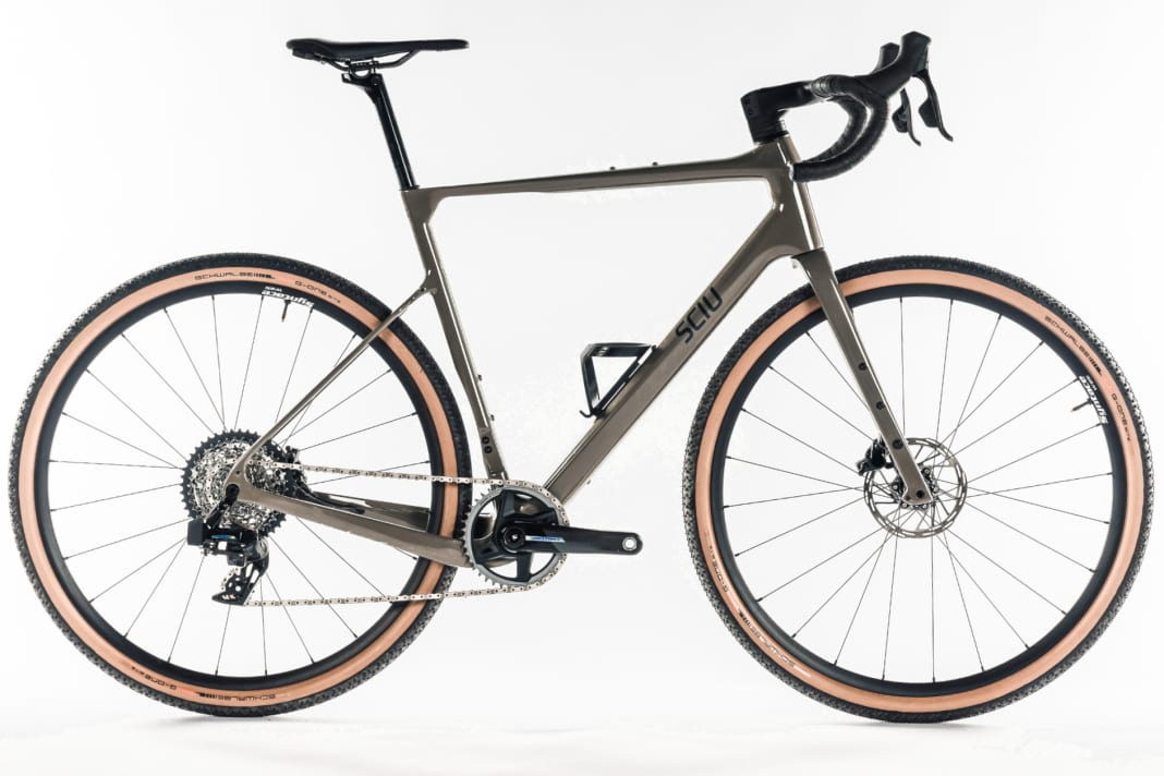 Le Juniper 5 est l'une des trois variantes d'équipement du gravel bike de Sciu, une jeune marque de Hambourg.