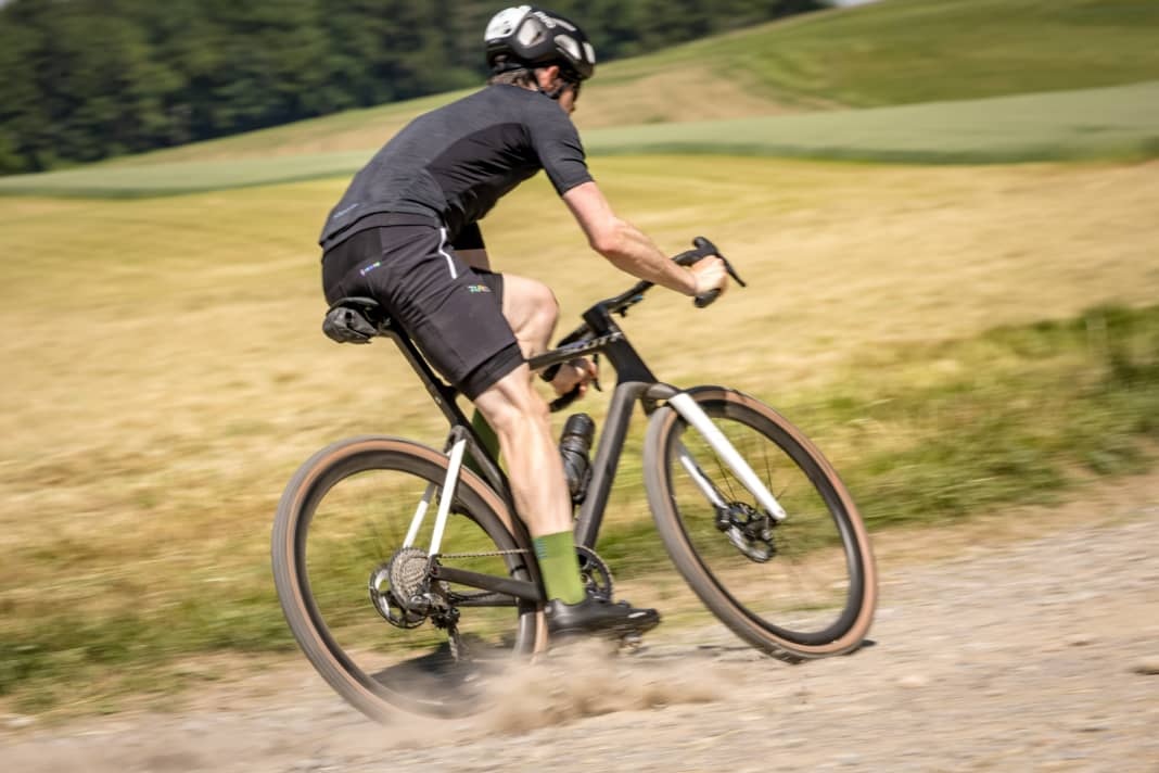 La vitesse sur la terre : les Race-Gravelbikes sont conçus pour une utilisation sportive en tout-terrain