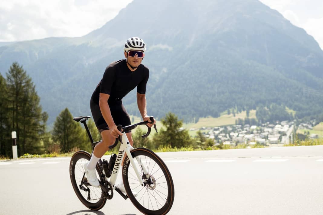 The Ultimate CF SL is available in five configurations between 2699 and 4999 euros.