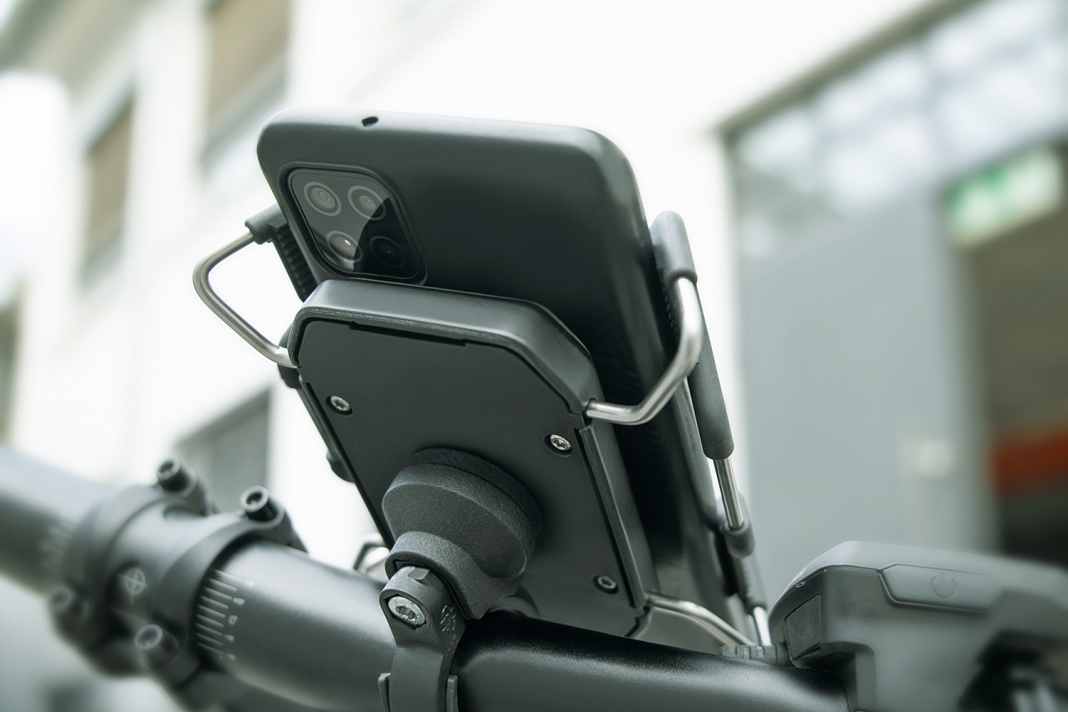 SKS Smartgrab 360 mobile phone holder