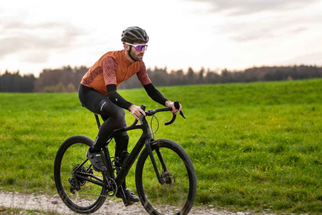 Mehr Federkomfort als das Specialized Diverge STR Expert bot im Testjahr 2023 kein anderes Gravelbike.