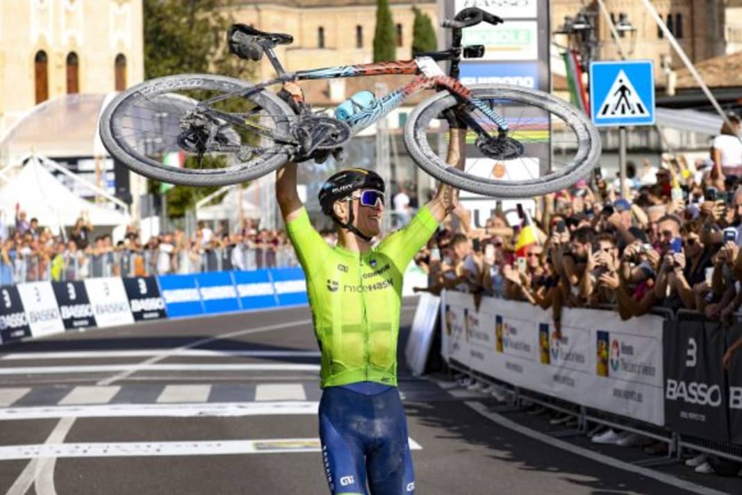 Matej Mohoric est le champion du monde de Gravel 2023.