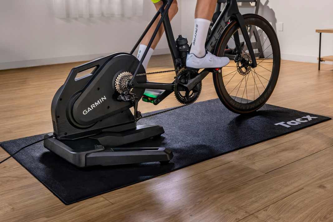 Der neue Smart Trainer Tacx Nera von Garmin.