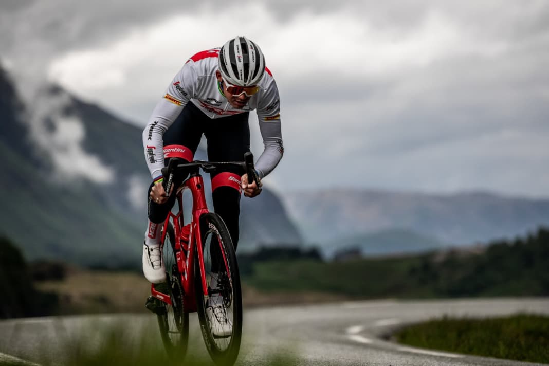 The performance of aero racing bikes can make the difference between victory and defeat for sprinters like Mads Pedersen
