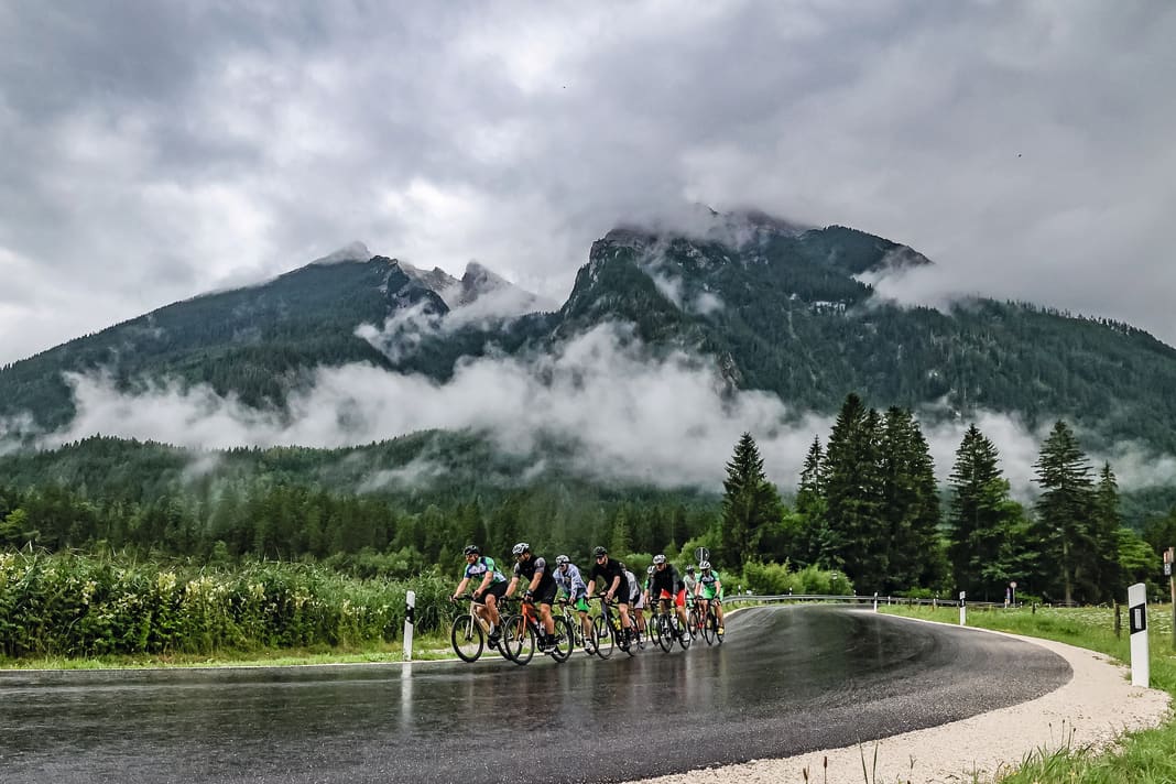 En été, les athlètes du DSV s'entraînent systématiquement sur leur vélo de course, même par mauvais temps.